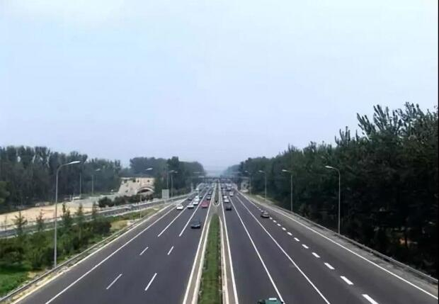 中止性踩油门的操作，，，，，，能让我们在行驶时省油吗？？？？？？？？